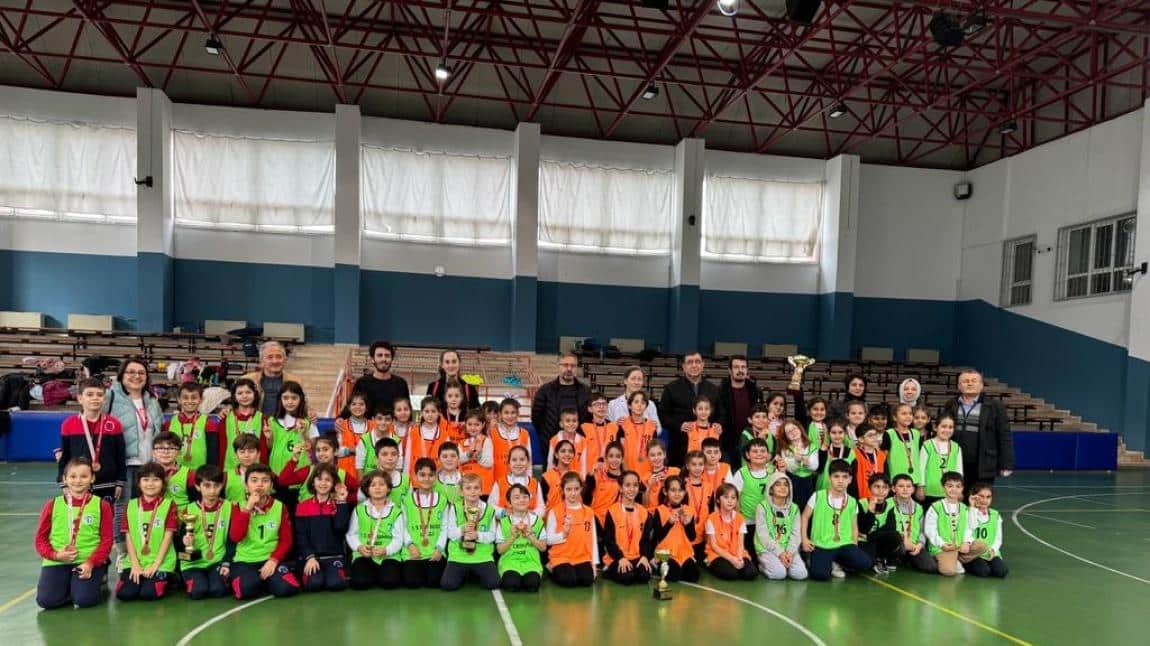 Maltepe Okul Sporları Turnuvasında 3.Sınıflarımız Kupa Kazandı
